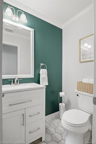 17415 Sunset Street, Livonia, MI 48152