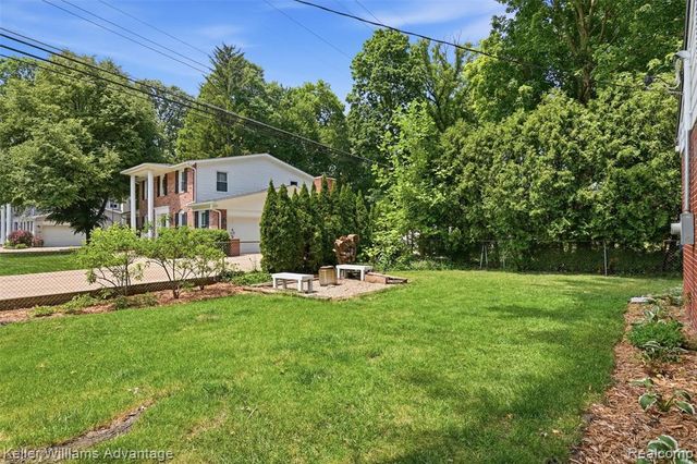 17415 Sunset Street, Livonia, MI 48152