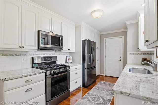 17415 Sunset Street, Livonia, MI 48152