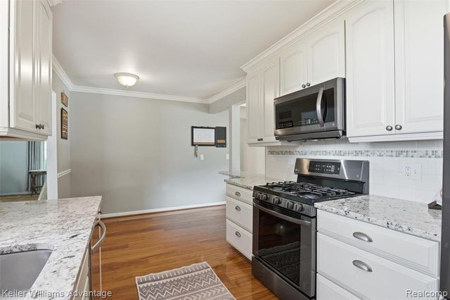 17415 Sunset Street, Livonia, MI 48152