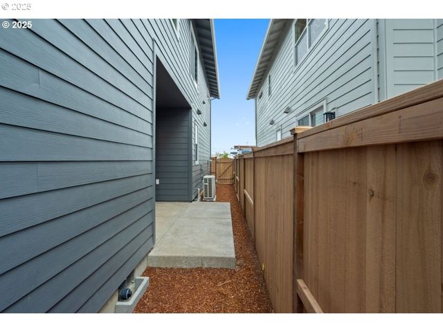 3696 Se Yonder Ln, Hillsboro, OR 97123