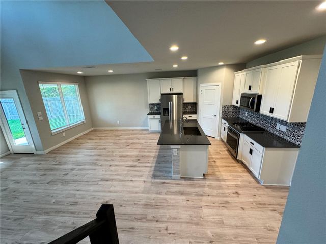 10213 Prairie Creek Lane, Conroe, TX 77384