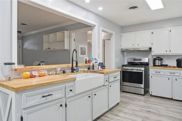 1006 Vernon Dr, Corpus Christi, TX 78407