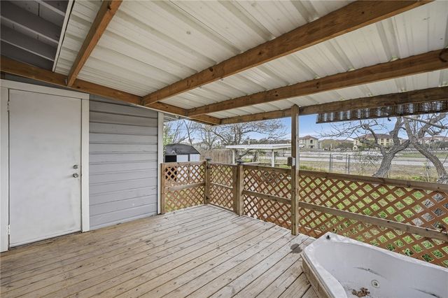 1006 Vernon Dr, Corpus Christi, TX 78407