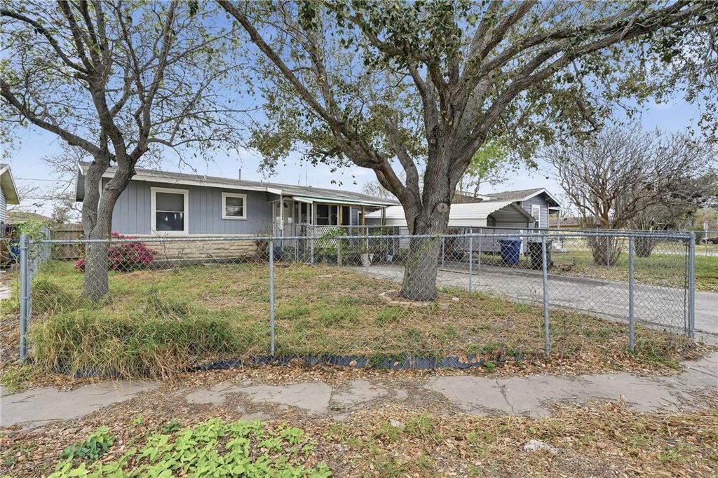 1006 Vernon Dr, Corpus Christi, TX 78407 — photo 2