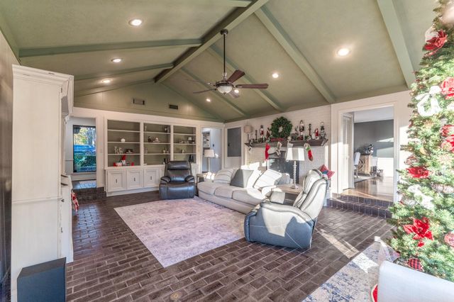 20 Amherst Court, Conroe, TX 77304