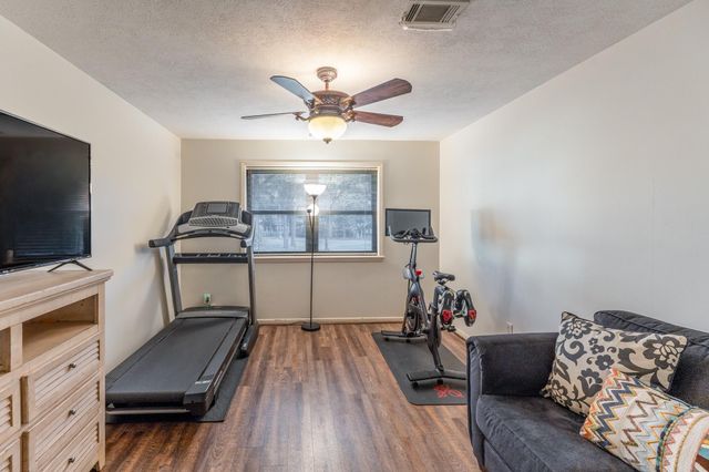 20 Amherst Court, Conroe, TX 77304