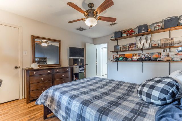 20 Amherst Court, Conroe, TX 77304