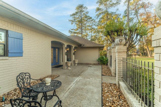 20 Amherst Court, Conroe, TX 77304