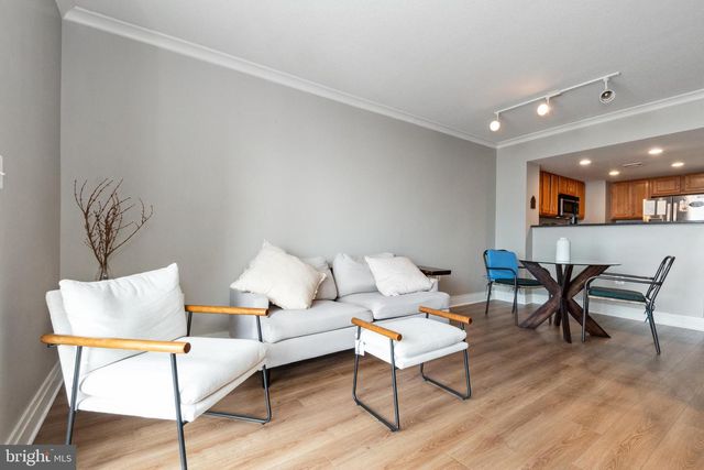 414 Water St Apt 2310, Baltimore, MD 21202