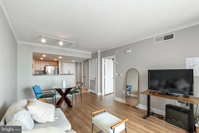 414 Water St Apt 2310, Baltimore, MD 21202