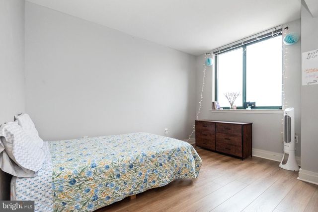 414 Water St Apt 2310, Baltimore, MD 21202