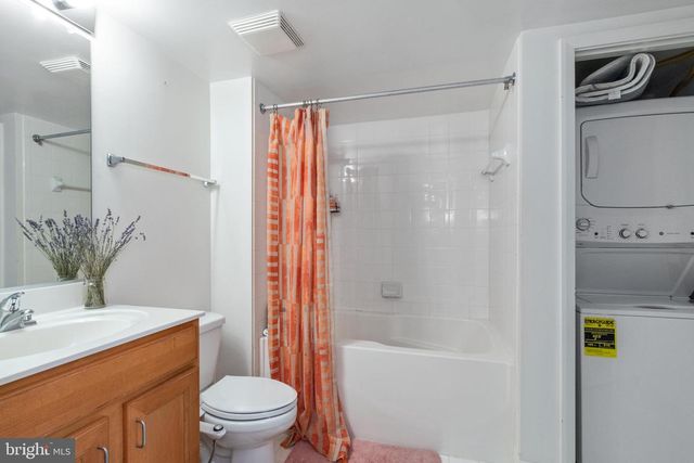 414 Water St Apt 2310, Baltimore, MD 21202