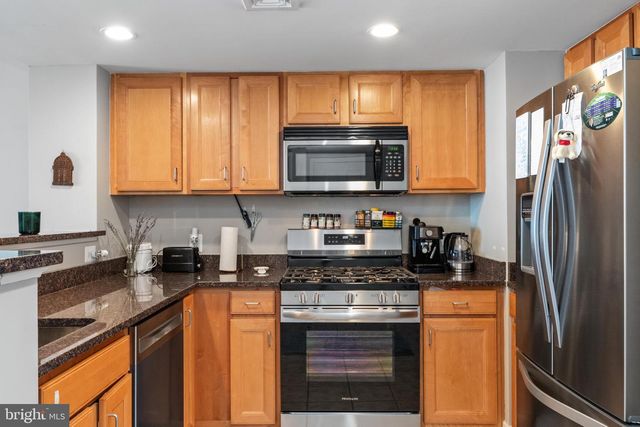 414 Water St Apt 2310, Baltimore, MD 21202