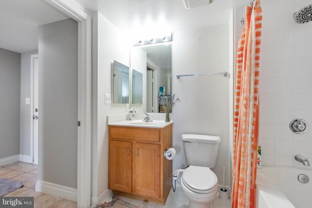 414 Water St Apt 2310, Baltimore, MD 21202