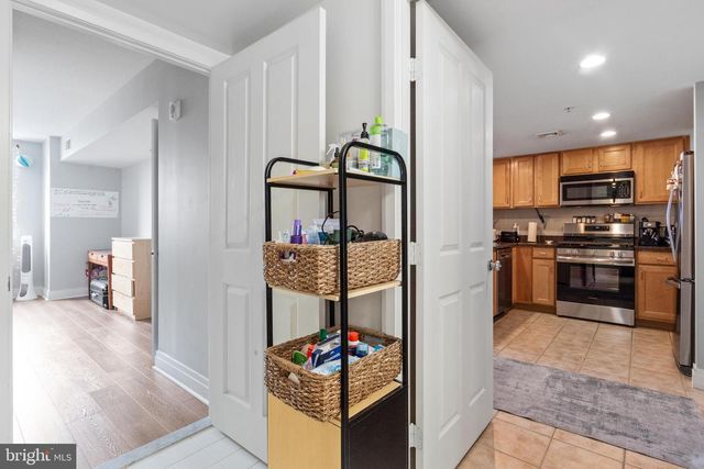 414 Water St Apt 2310, Baltimore, MD 21202