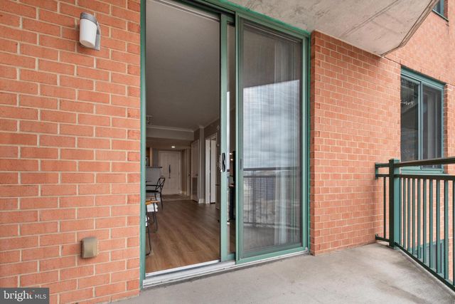414 Water St Apt 2310, Baltimore, MD 21202