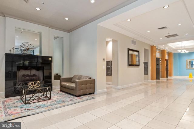 414 Water St Apt 2310, Baltimore, MD 21202