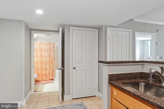 414 Water St Apt 2310, Baltimore, MD 21202