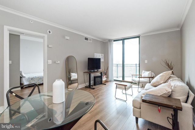 414 Water St Apt 2310, Baltimore, MD 21202