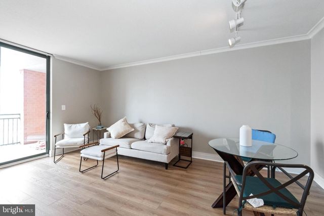 414 Water St Apt 2310, Baltimore, MD 21202