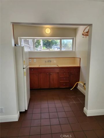 1980 Stanley, Signal Hill, CA 90755