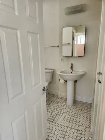 1980 Stanley, Signal Hill, CA 90755