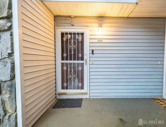 184 Bexley Lane, Middlesex, NJ 08854