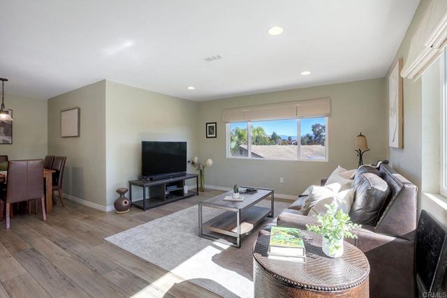 28242 Glenmeade Way, Escondido, CA 92026