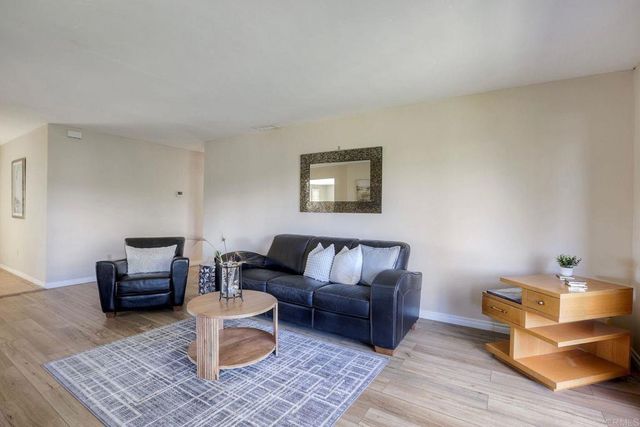 28242 Glenmeade Way, Escondido, CA 92026