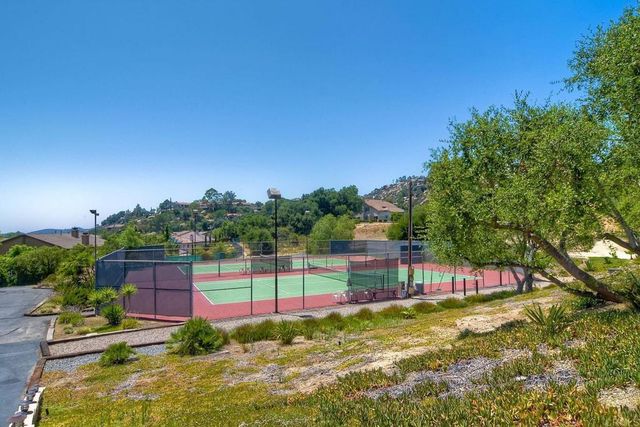 28242 Glenmeade Way, Escondido, CA 92026