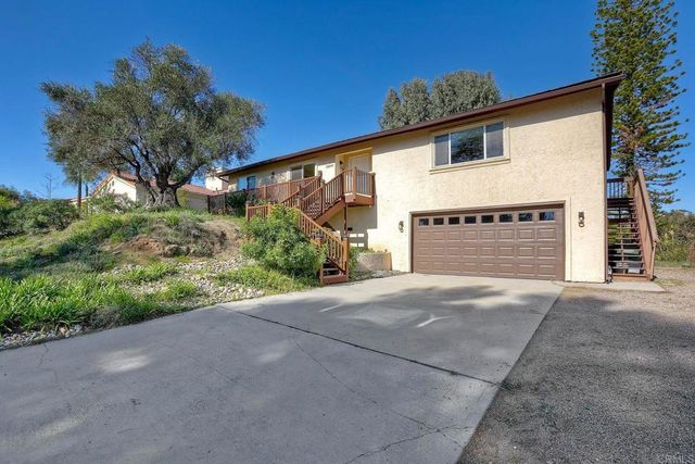 28242 Glenmeade Way, Escondido, CA 92026