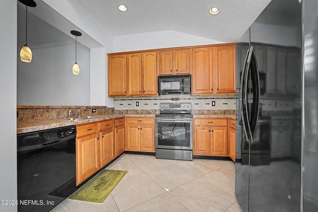 1840 COPPER STONE Drive D, Fleming Island, FL 32003