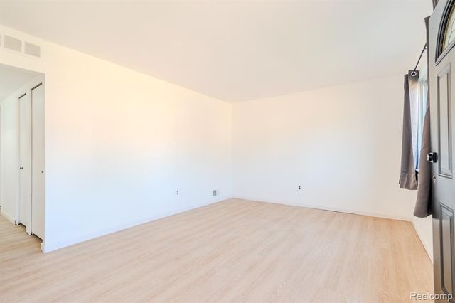 23257 Stewart Avenue, Warren, MI 48089