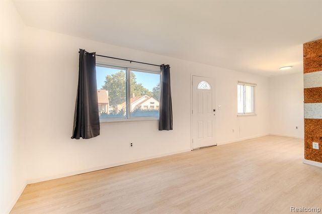 23257 Stewart Avenue, Warren, MI 48089