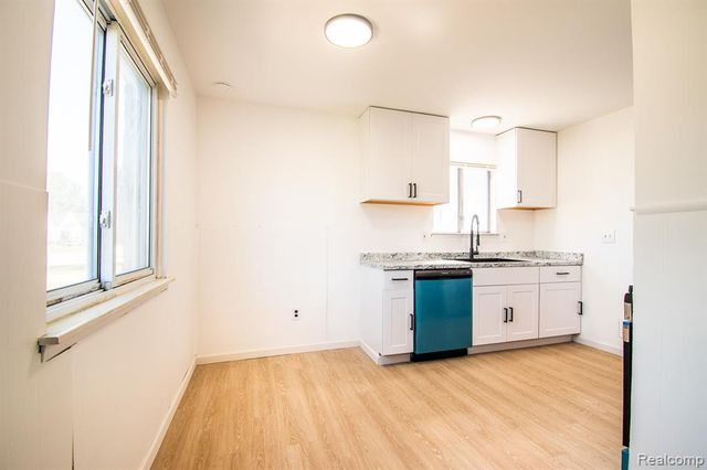 23257 Stewart Avenue, Warren, MI 48089