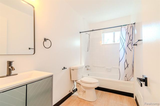 23257 Stewart Avenue, Warren, MI 48089