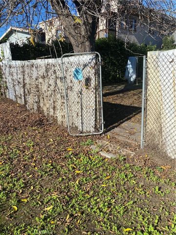 872 W 47th, Los Angeles, CA 90037