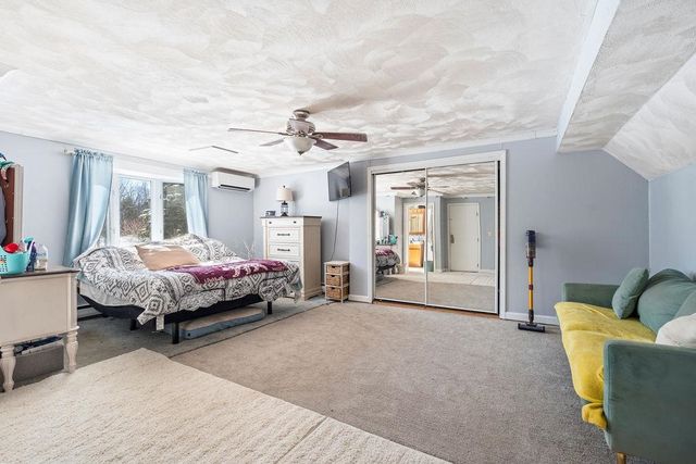 1 Stagecoach Drive, Sandown, NH 03873