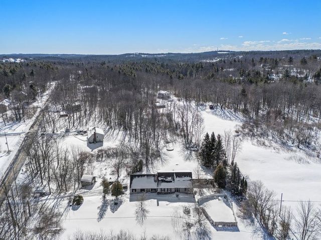 1 Stagecoach Drive, Sandown, NH 03873