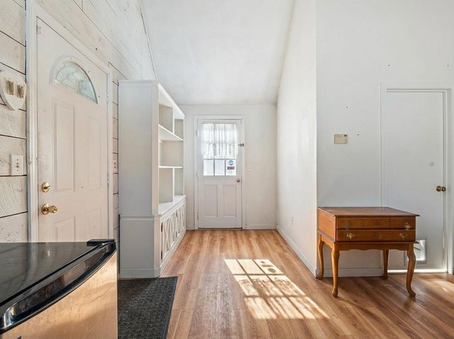 1 Stagecoach Drive, Sandown, NH 03873