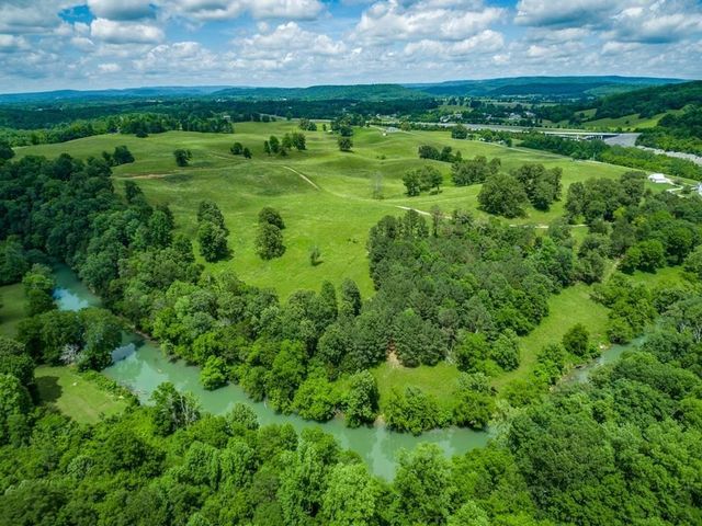 899 Messenger Rd, Sparta, TN 38583
