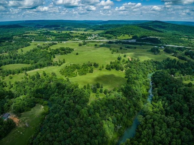 899 Messenger Rd, Sparta, TN 38583