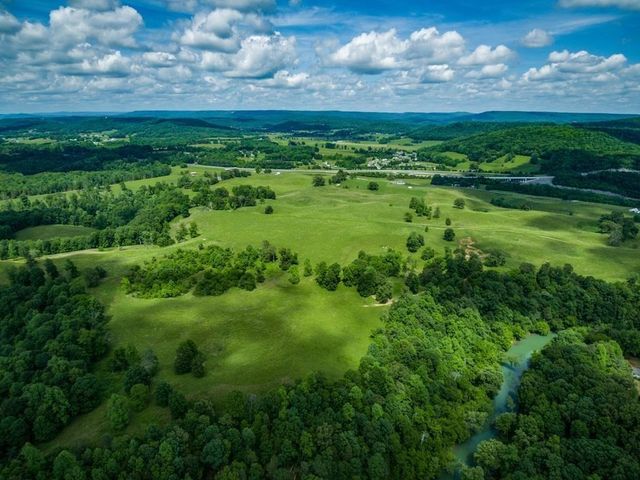 899 Messenger Rd, Sparta, TN 38583
