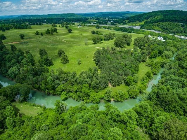 899 Messenger Rd, Sparta, TN 38583