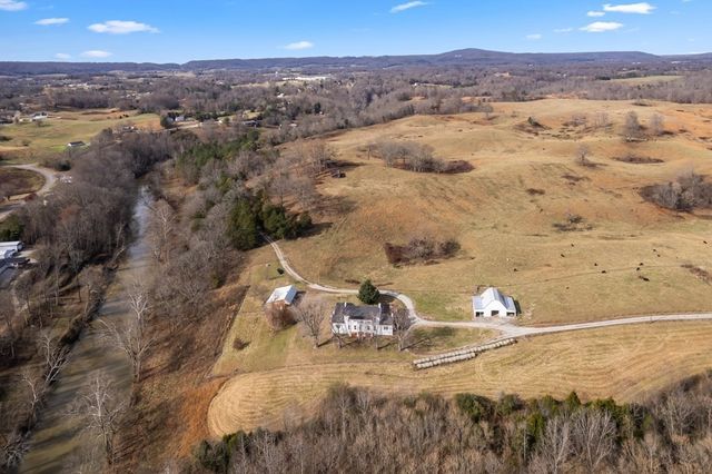 899 Messenger Rd, Sparta, TN 38583