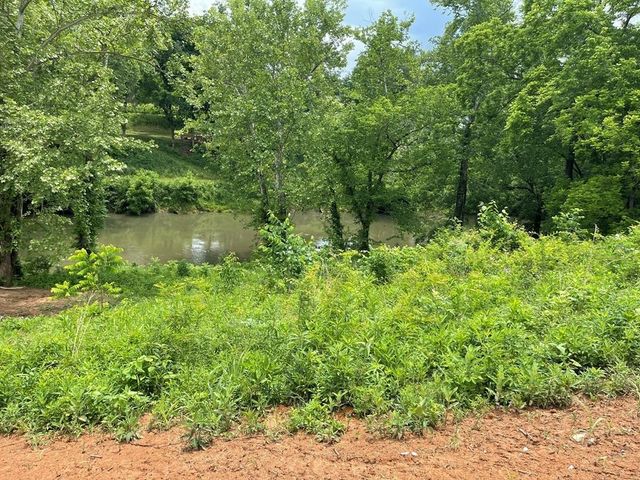 899 Messenger Rd, Sparta, TN 38583