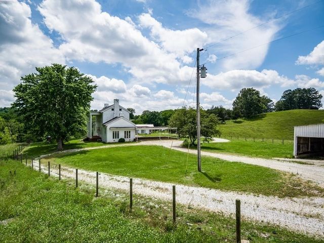 899 Messenger Rd, Sparta, TN 38583