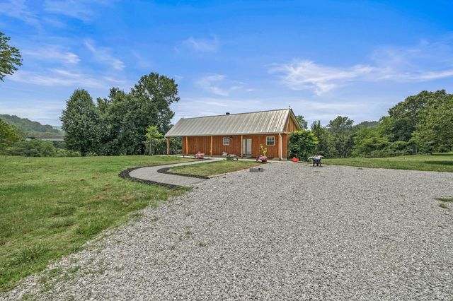 899 Messenger Rd, Sparta, TN 38583