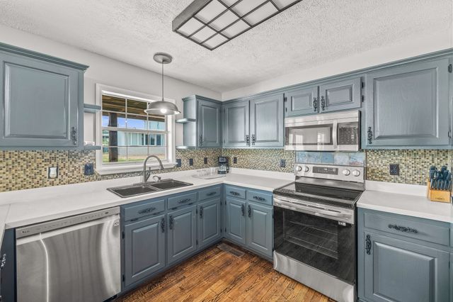 899 Messenger Rd, Sparta, TN 38583